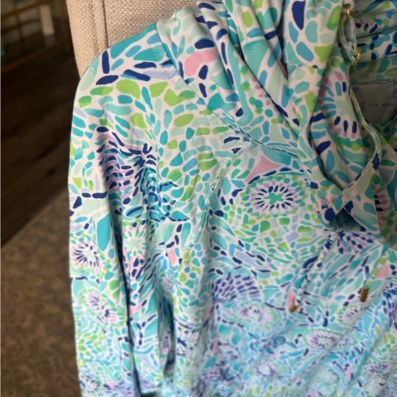 Lilly pulitzer UPF 50+ ChillyLilly Lilblock Popover Hooded Face Mask Top XL, EUC - Picture 5 of 8